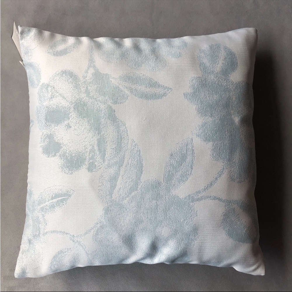 Cushion Cover 18” x 18” ~ Brand New!